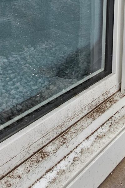 Deep-cleaning-of-window-frames-and-tracks-1024x683